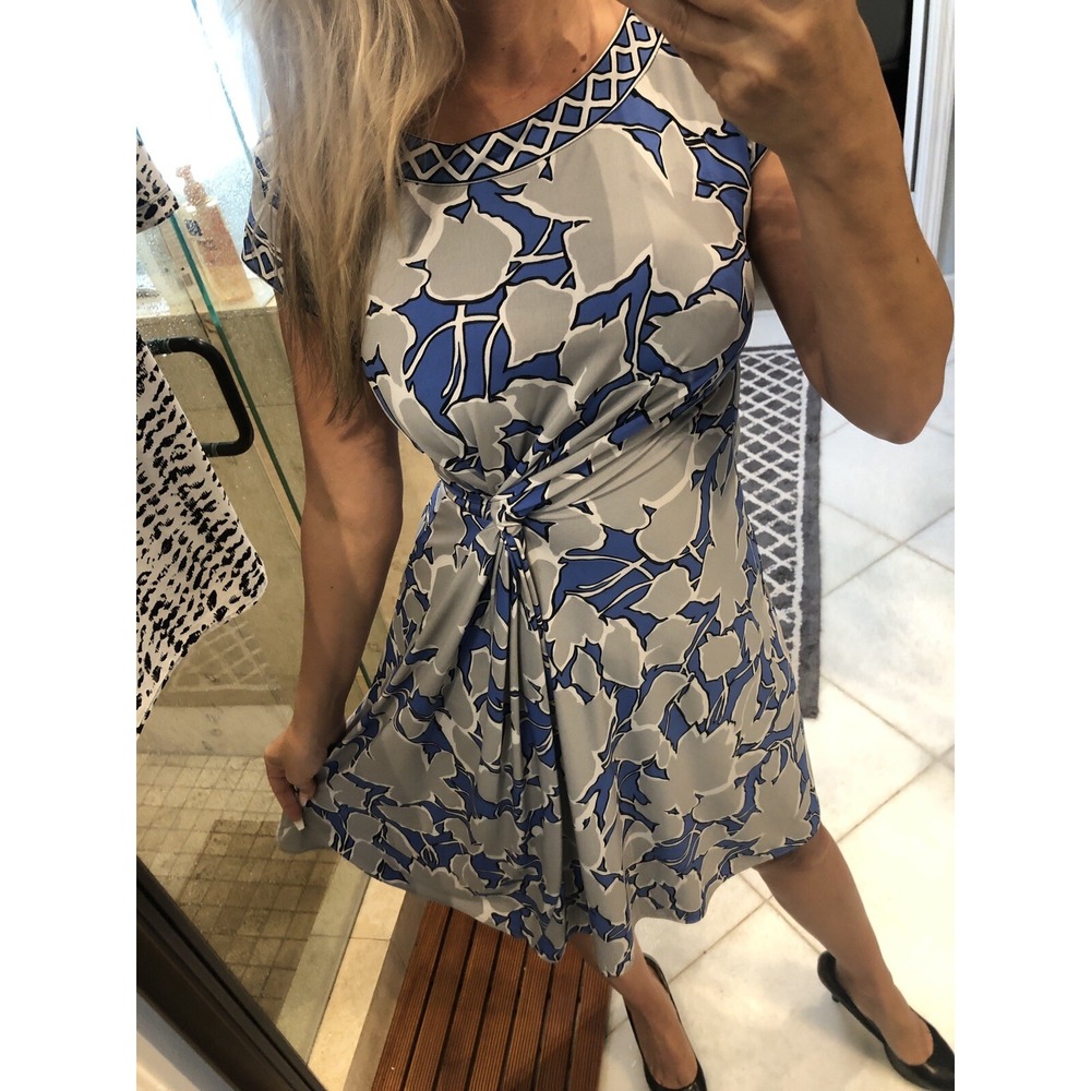 BCBGMAXAZRIA Carmelle Wrap Swing Dress Gray Blue Floral XS QYB6H962